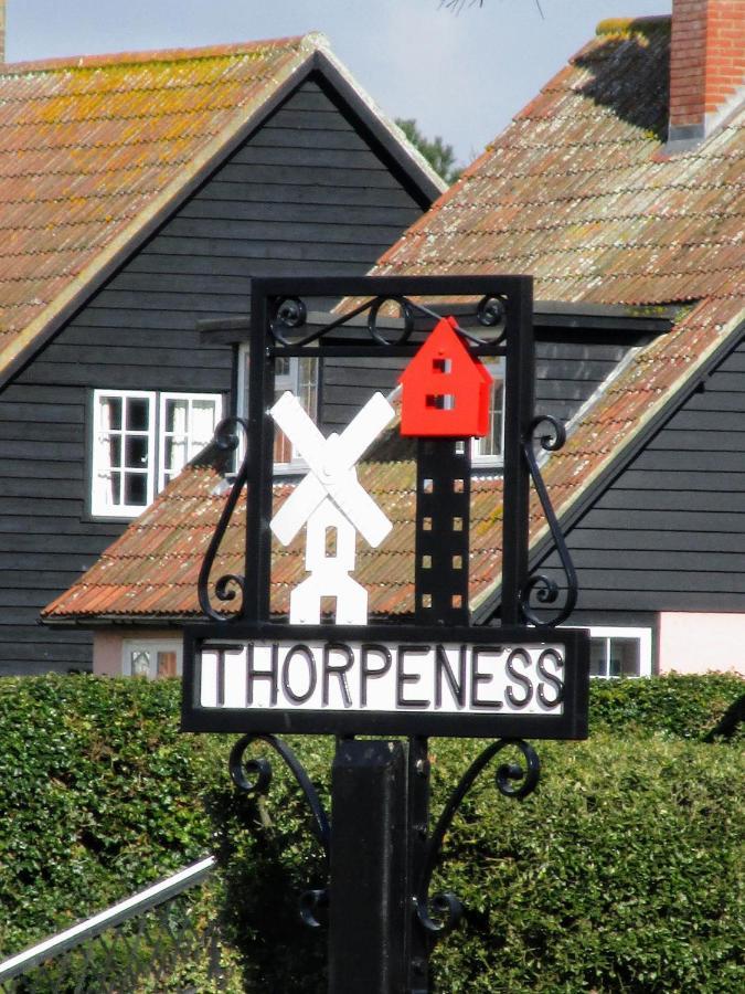 Regatta - A Lakeview Apartment In Thorpeness - Aldeburgh Coastal Cottages Buitenkant foto
